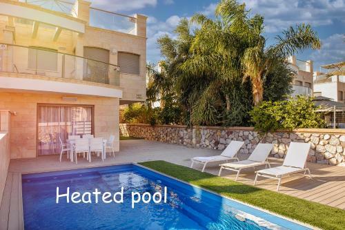 Villa Debora With Heated Pool