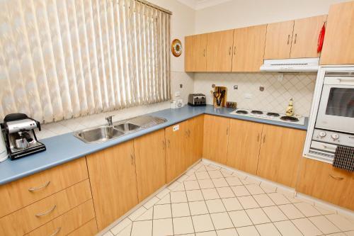 Emaroo Cottages Broken Hill