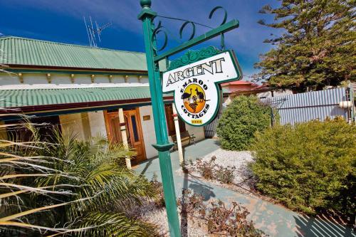 Emaroo Cottages Broken Hill