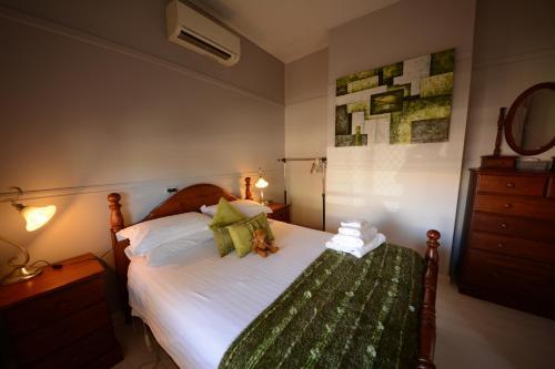 Emaroo Cottages Broken Hill