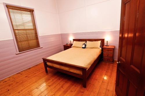 Emaroo Cottages Broken Hill