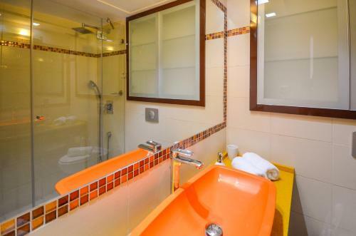 Designed Apartment With Balcony And Sea View- Yalarent