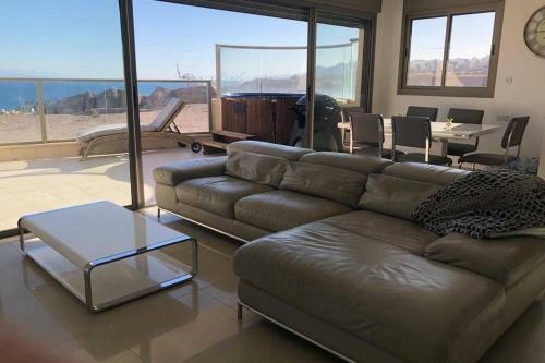 Luxury Apartment With Jacuzzi
