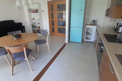 Central Apartment With Montgo View