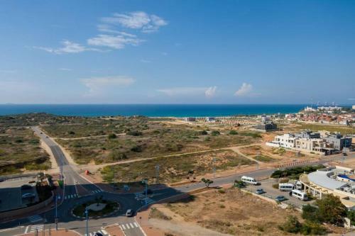 Sea View And New Beach Modern Apart With Balcony