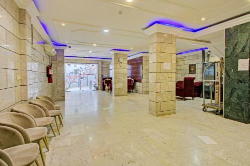 Hotel Oyo 537 Dahtham Furnished Units