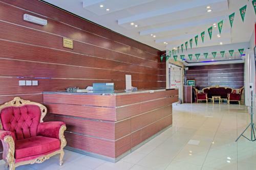 Hotel Oyo 537 Dahtham Furnished Units
