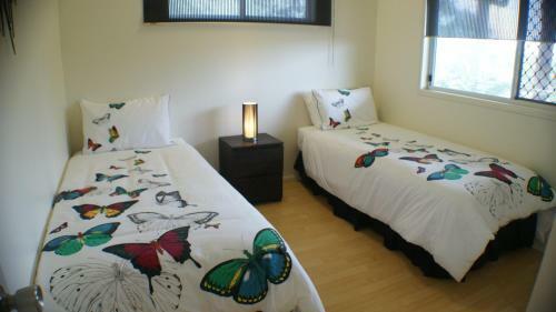 Bed & Breakfast Tinaroo Sunset Retreat