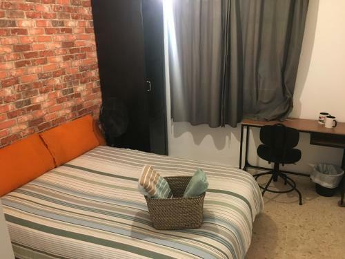 Beach, City & Gibraltar (Shared Apartment)