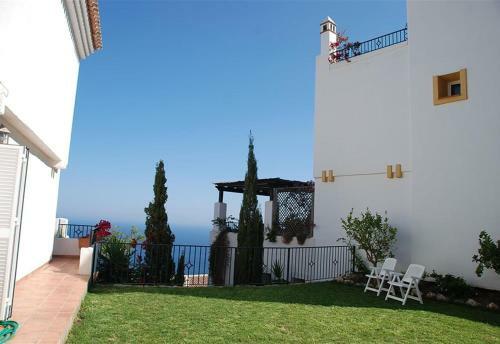 Stunning Sea Views Pool Garden