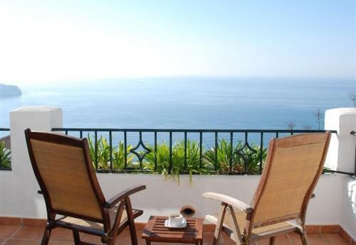 Stunning Sea Views Pool Garden