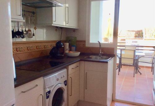 Vista Marina - 2 Bedrooms Sleeps 4