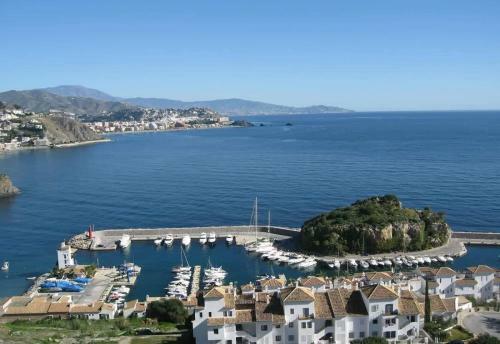 Vista Marina - 2 Bedrooms Sleeps 4