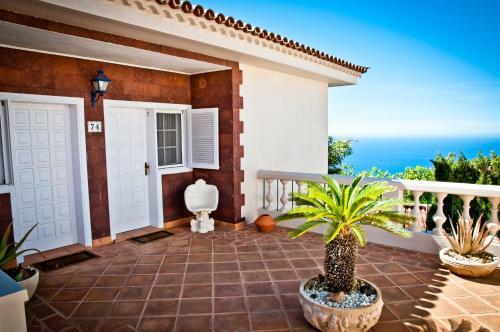 El Refugio Apartments & Villa