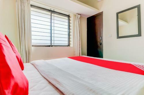 Apartamentos Oyo 2677 Hotel Royal Blue
