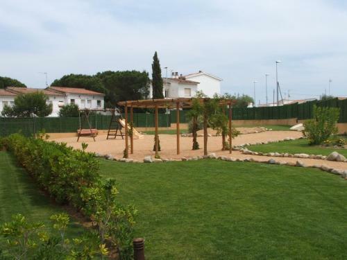 Fabulous Apartment With Gardens And Pool - Riells Blau