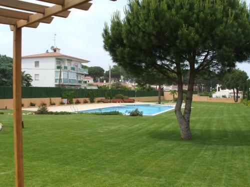 Fabulous Apartment With Gardens And Pool - Riells Blau
