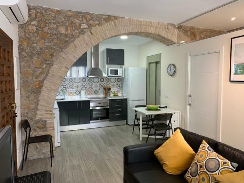 Casa de Piedra Adaptada En Lescala