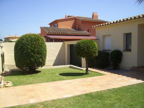 Super Villa With Private Pool And Garden - Pilans