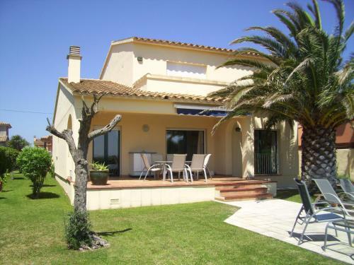 Super Villa With Private Pool And Garden - Pilans