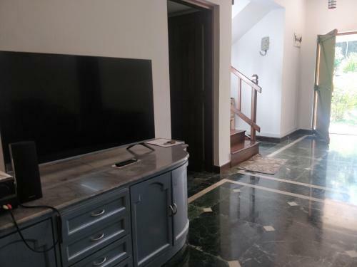 Villa Five8