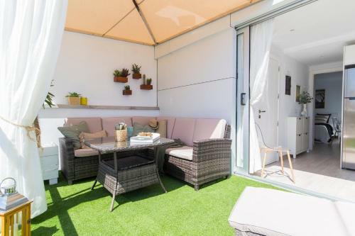 Cozy And Sea Views Private Terrace Apartment