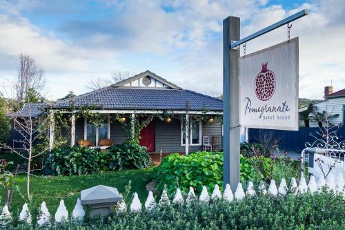 Hostal Pomegranate Guest House