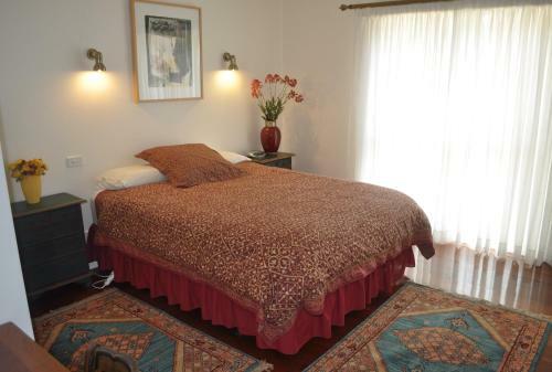 Captain's Cottage Bed & Breakfast