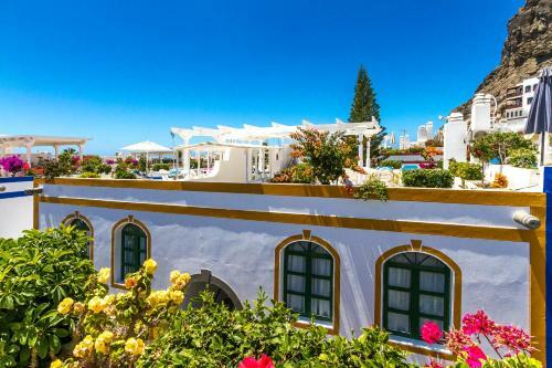 To To Apartments - Puerto de Mog�n