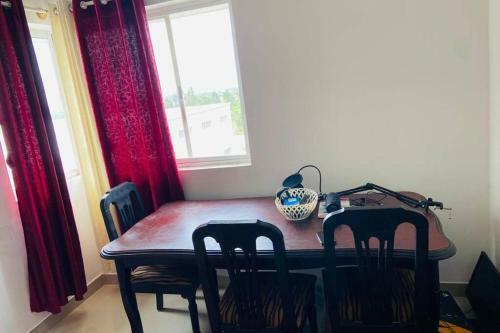 Apartamento La Casa Roja Blanca (Huge 3bhk)