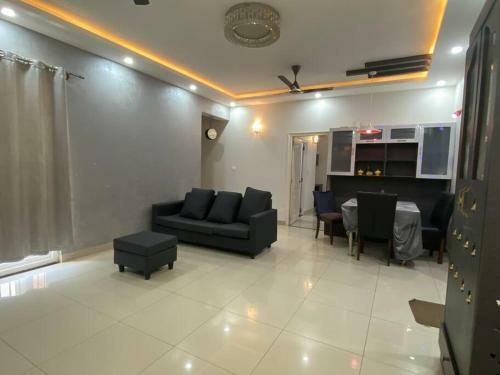 Apartamento Spacious 3bhk Flat