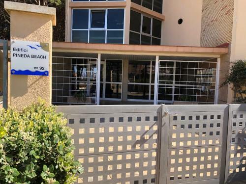 Apartamento Pineda Beach 1a L�nea de Mar & Parking