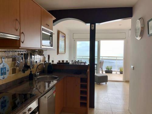 Apartamento Pineda Beach 1a L�nea de Mar & Parking