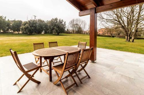 Villa La Solfa Casa Aislada Con Amplio Jard�n
