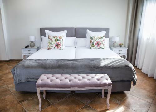 Hotel Pe�as Blancas