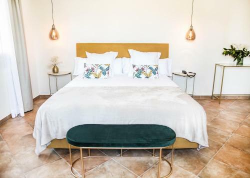 Hotel Pe�as Blancas