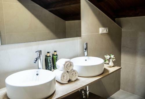 Hotel Pe�as Blancas