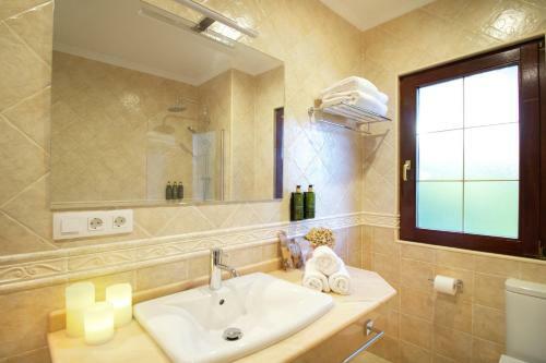 Hotel Pe�as Blancas