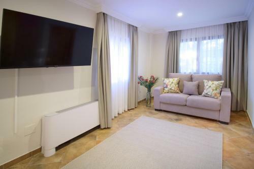 Hotel Pe�as Blancas