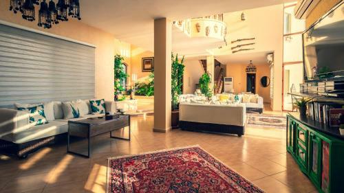The Precious Guesthouse