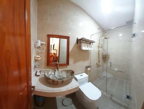 Royal Hotel 2