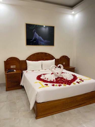 Royal Hotel 2