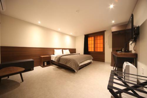 Motel Hotel Egg