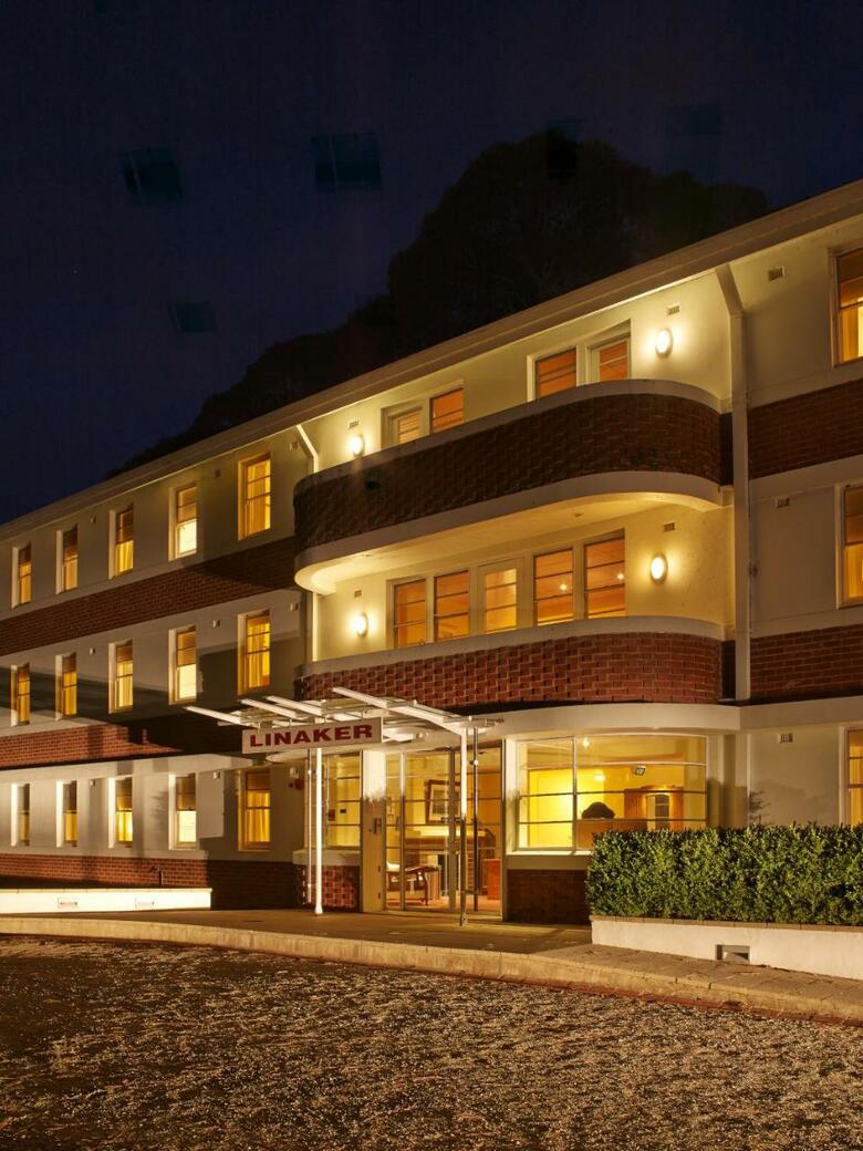 Hotel Linaker Art Deco Nurses Quarters