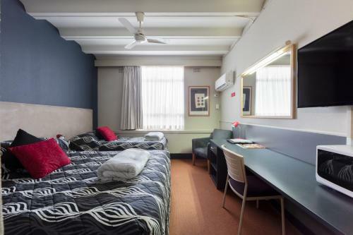 Motel Statesman Hotel