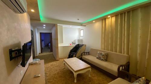 Golden Rose Hotel