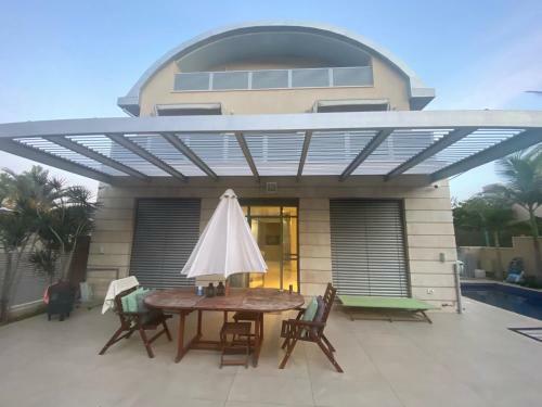 Prestige 5br Huge Villa + Amazing Pool