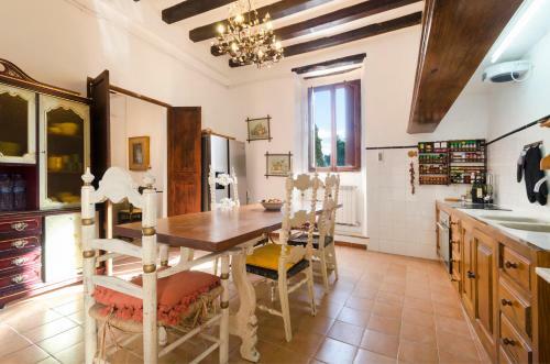 Villa Casa Se�orial �nica; Con Jacuzzi, Sauna Y Piscina.
