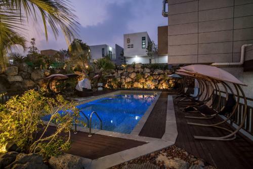 Hotel Jeju Aewol Poolvilla