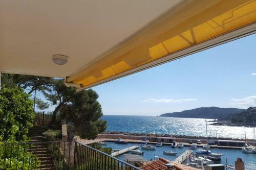 Luxury Apartment In Front Of The Sea